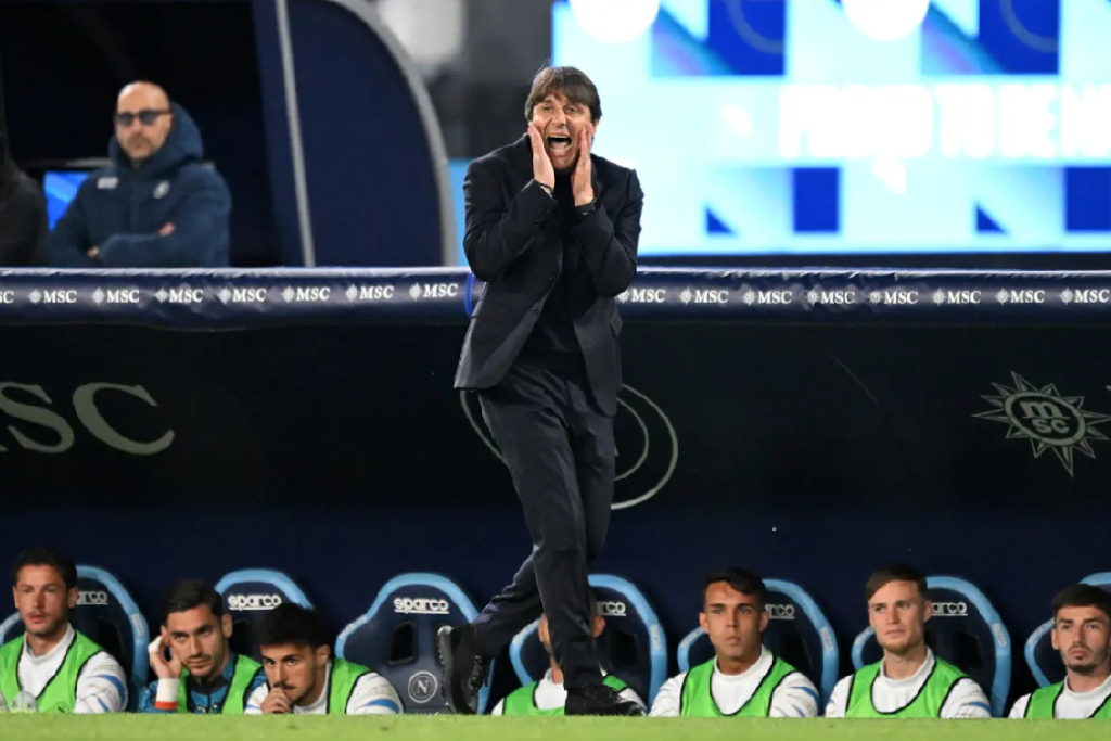 Antonio Conte Beri Kode soal Klub Baru yang Dituju, Juventus atau MU?