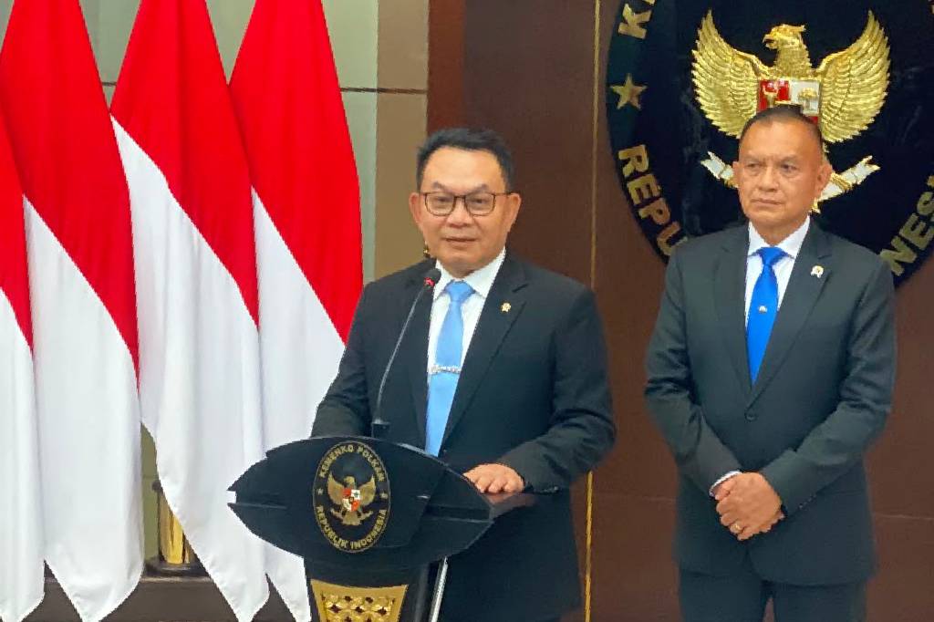 Menko Polkam Dudung Bicara Perkara di MK usai Sertijab, Singgung Gugatan Ijazah Gibran?