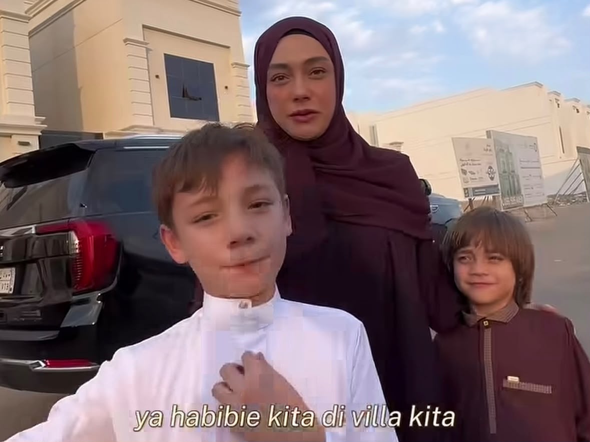 Celine Evangelista Mantap Hijrah ke Madinah, Tinggal di Vila Mewah dekat Masjid Nabawi