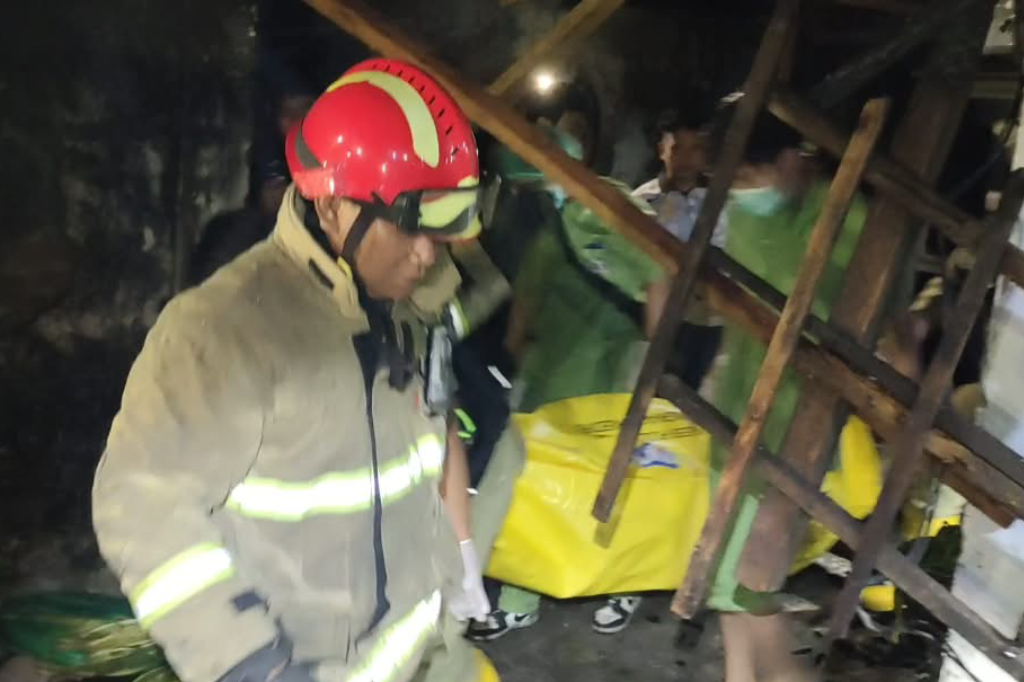 Kebakaran Rumah di Kediri, Lansia Sakit Stroke Tewas Terjebak Api dalam Kamar