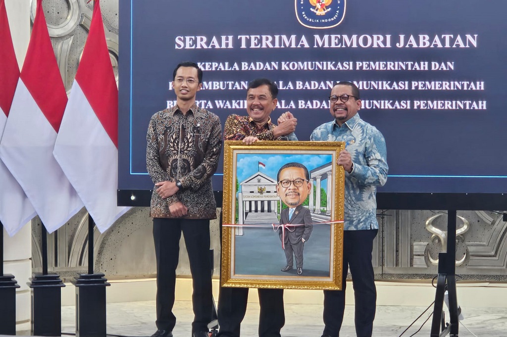 Syahganda Nainggolan Jadi Kepala Bakom, Qodari Serahkan Tongkat Estafet