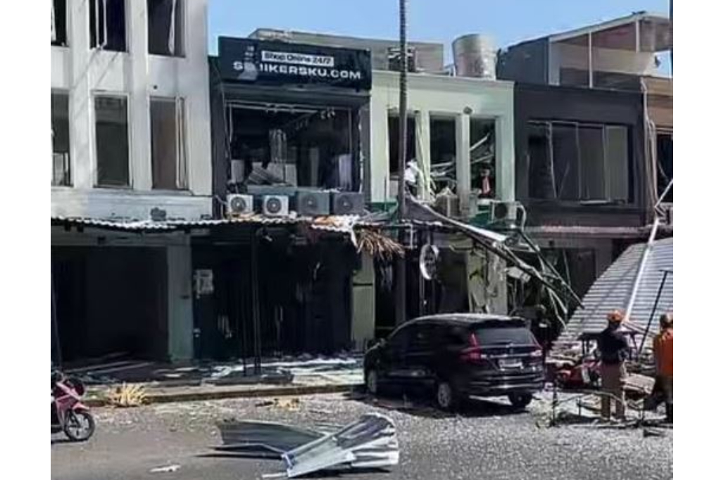 Ledakan Terjadi di Kawasan San Antonio Surabaya, Puluhan Ruko Rusak