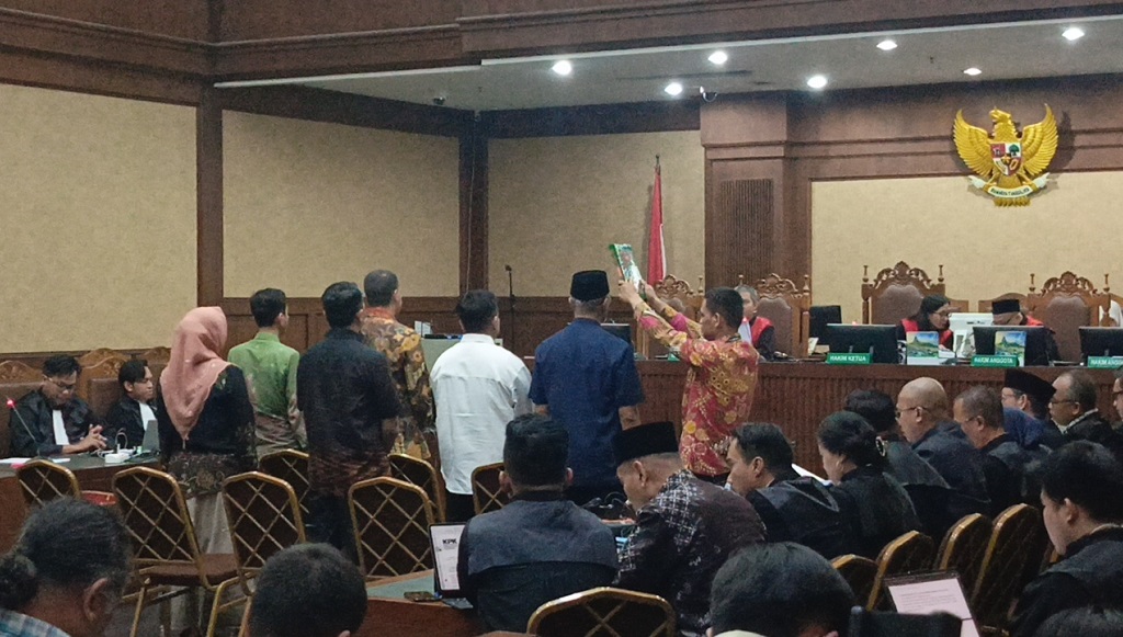 Terungkap! 2 Jemaah Diberangkatkan dengan Disamarkan Jadi Petugas Haji, Tarif 14.000 Dolar AS