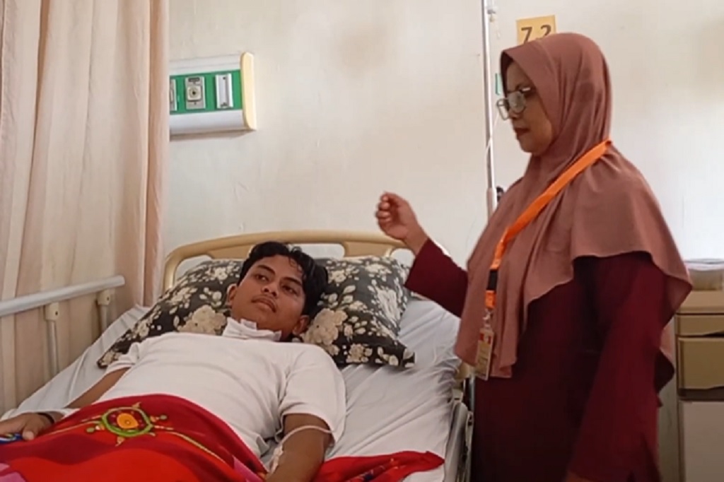 Ngeri! Leher Pelajar SMAN 2 Bangkalan Terjerat Kabel Semrawut, Dirawat di RS