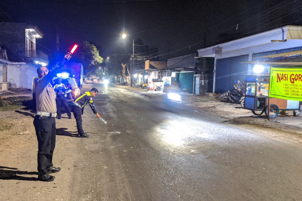 Terekam CCTV! Kecelakaan Maut 2 Motor Tabrakan di Jember,1 Orang Tewas