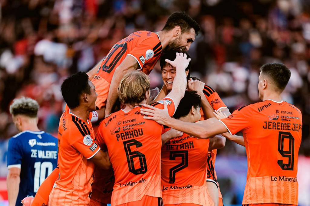 Drama 4 Gol di 14 Menit Akhir, Persija Naik ke Puncak Klasemen Super League usai Bantai PSIM 