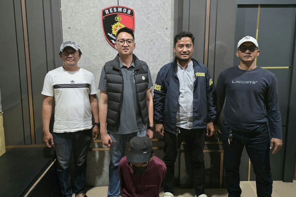 Kakek di Jakut Tabrakkan Diri ke Mobil buat Minta Uang, Akhirnya Ditangkap Polisi