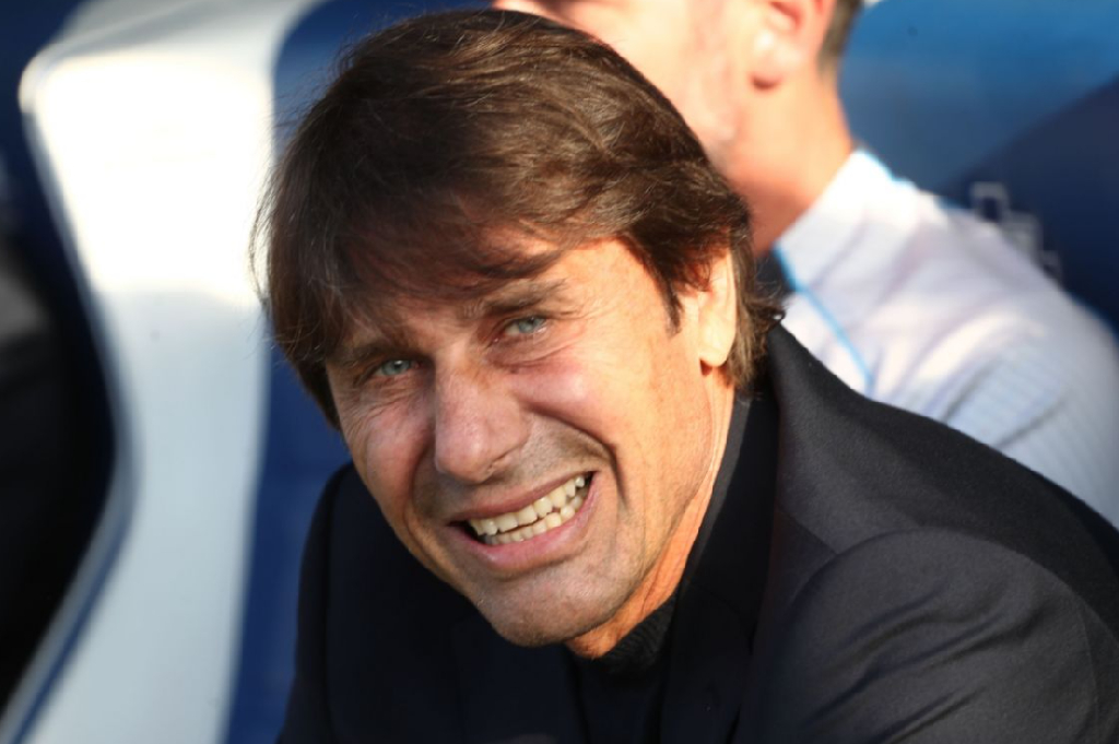 Antonio Conte Sepakat Jadi Pelatih MU? Posisi Carrick Makin Panas