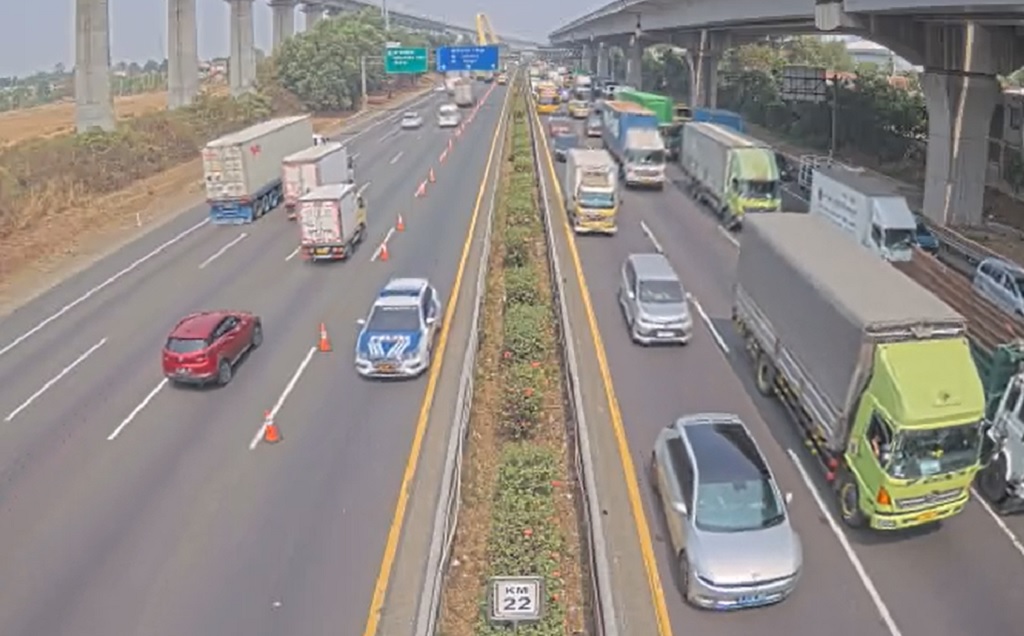 Tol Japek Padat Pagi Ini, Jasa Marga Terapkan Contraflow KM 21-23 Arah Cikampek