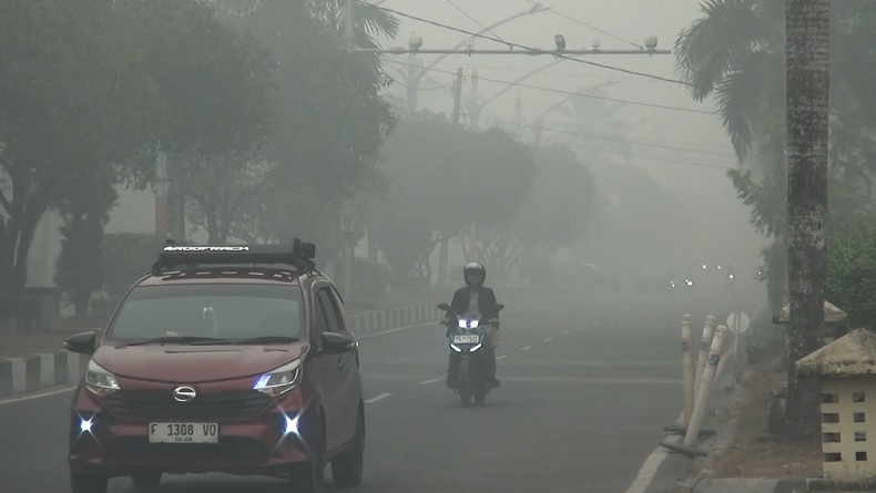 Kabut Asap Ganggu Aktivitas Warga, Pendapatan Ojol Palangka Raya Anjlok