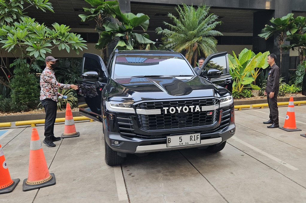 KPK Sita Mobil Land Cruiser Eks Bupati Kebumen Arif Sugiyanto, Ini Penampakannya