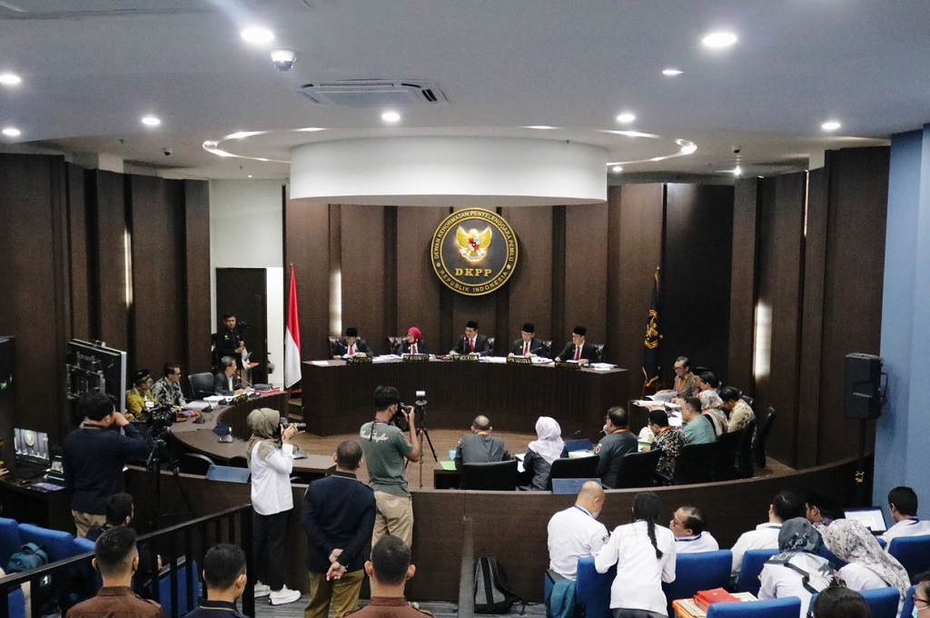 DKPP Proses Laporan soal KPU Diduga Selundupkan Pasal untuk Loloskan Gibran