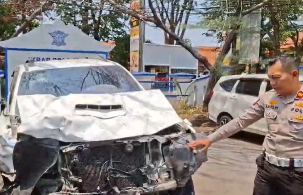 Kecelakaan Beruntun Fortuner Hantam 2 Motor dan Pikap di Pati, 1 Orang Tewas