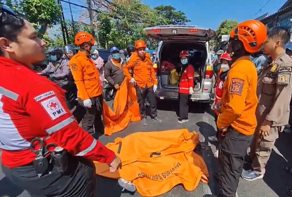 Kecelakaan Maut di Surabaya, Pemotor Scoopy Tewas Terlindas Truk