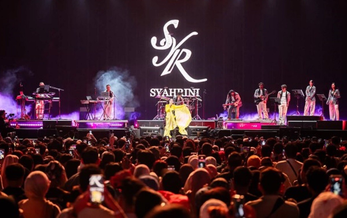 Nama Kategori Tiket Konser Syahrini Bikin Ngakak, dari Cetar, Membahana hingga Gubrak Gubrak!