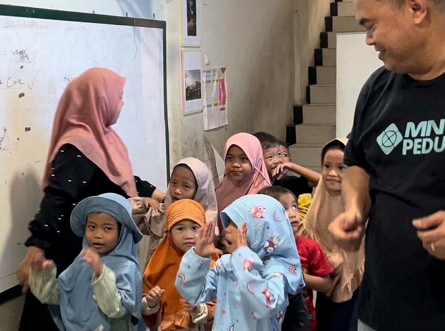 Anak-Anak &nbsp;Antusias Ikut Kegiatan MNC Peduli di Rumah Baca Cahaya Ilmu Jakut