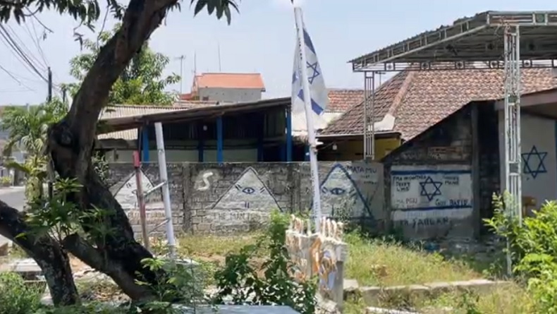 Viral Bendera Israel Berkibar di Rumah Warga Lamongan, Aparat Sigap Turun Tangan