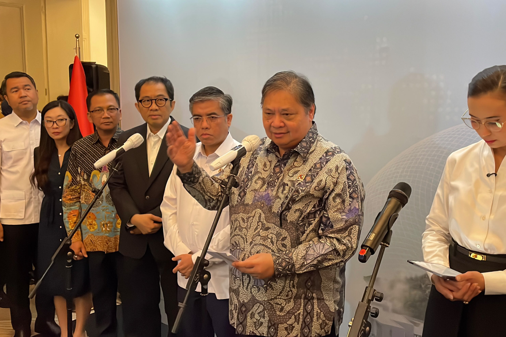 Ekonomi RI Diibaratkan Bom Waktu, Airlangga Tegaskan Fundamental Masih Solid