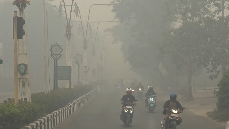 Warga Sampit Keluhkan Kabut Asap Karhutla Berkepanjangan, Sesak Napas dan Mata Perih