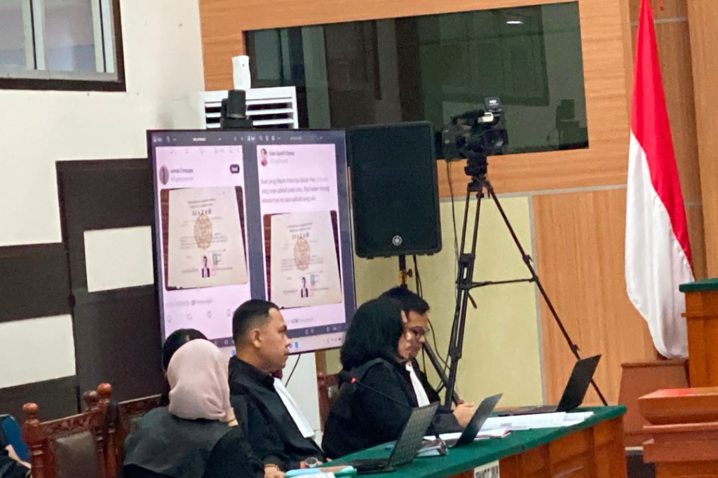 Terungkap di Persidangan, Dian Sandi Akui Belum Pernah Lihat Ijazah Asli Jokowi