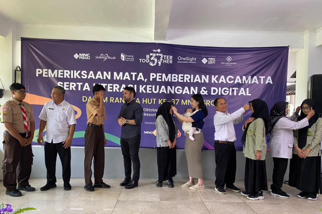 HUT ke-37 MNC Group, 500 Siswa di Cigombong Bogor Dapat Pemeriksaan Mata dan Kacamata Gratis