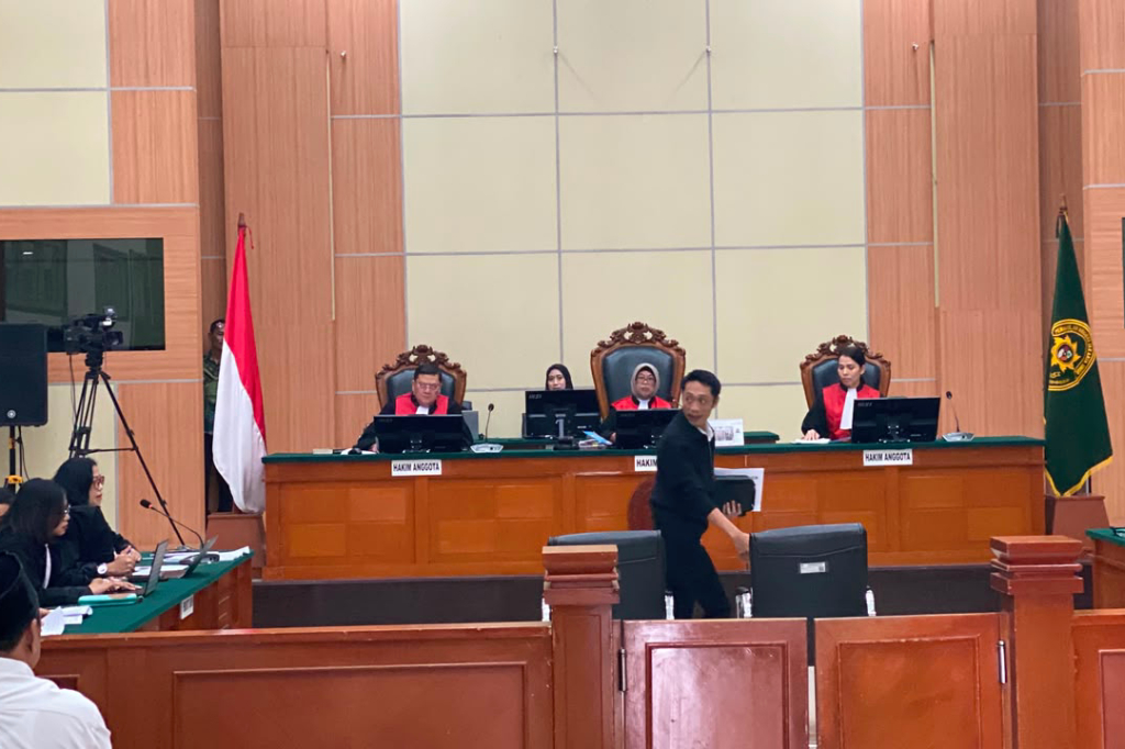 Sidang Dokter Tifa, Kuasa Hukum Protes Waktu Bertanya ke Saksi Dian Sandi Dibatasi