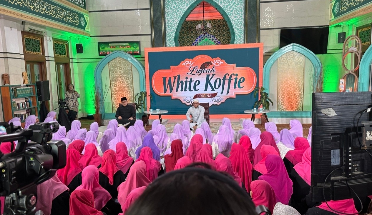 Jemaah di Masjid Baitul Mu'minin Antusias Ikuti Cahaya Hati Indonesia iNews TV