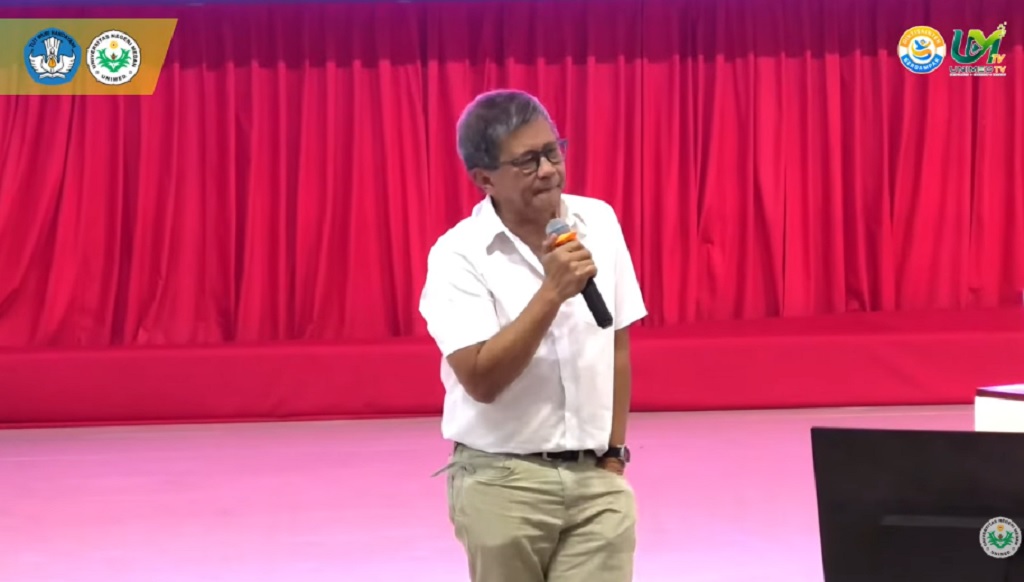 Momen Rocky Gerung Semprot Mahasiswa yang Minta Izin Bertanya: Ngapain Izin, Bukan Tentara!