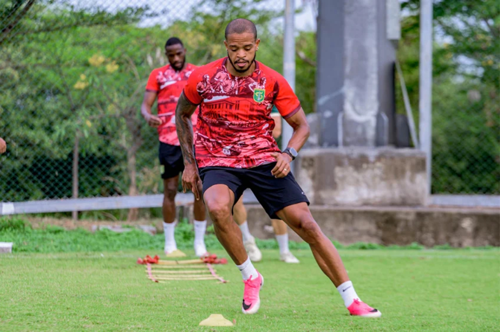 Alex Martins Akui Ada Masalah di Persebaya, Madura United Jadi Ujian Berat!