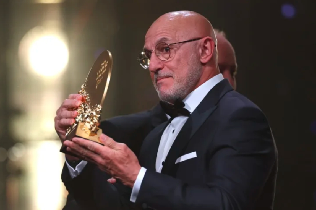 Pelatih Timnas Spanyol Luis de la Fuente Raih Penghargaan Ballon d'Or 2026