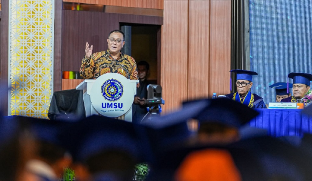 Hadiri Wisuda UMSU, Menteri LH Jumhur Ajak Lulusan S1-S2 Geluti Perdagangan Karbon