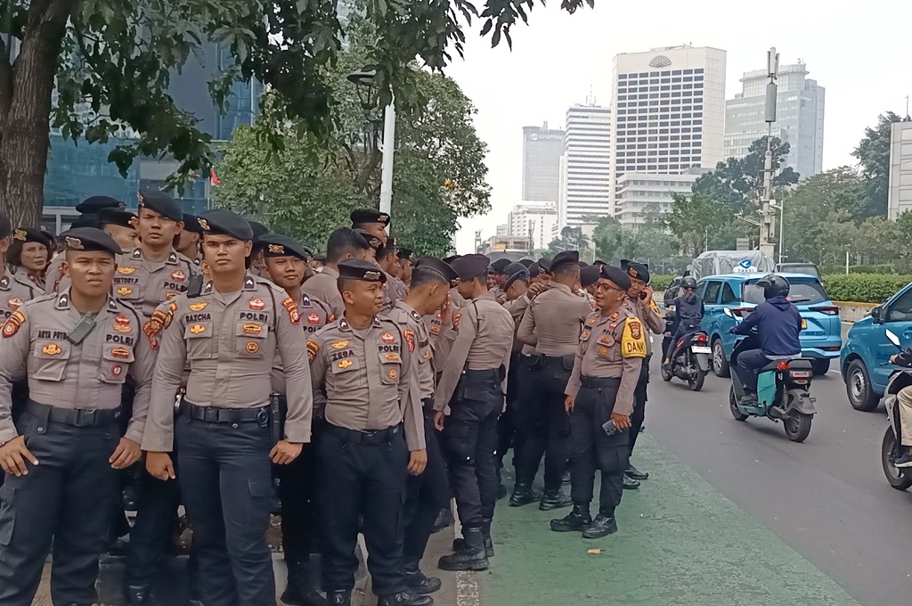 Amankan Demo 28 Oktober, Polisi Bersiaga di Jalan Menuju Bundaran HI