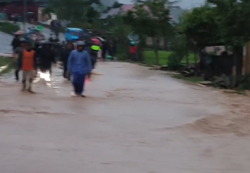 Banjir Bandang Terjang Gayo Lues, Warga Panik Selamatkan Diri