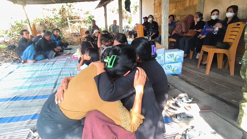 Suasana Haru Selimuti Rumah Duka Petugas yang Tewas saat Padamkan Karhutla di Toraja Utara