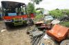 Melihat Proses Pemotongan Rangka Metromini  - Bagian 7