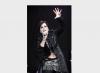 Potret Vokalis The Cranberries, Dolores O'Riordan - Bagian 3