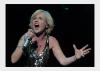 Potret Vokalis The Cranberries, Dolores O'Riordan - Bagian 5