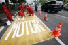 Jalur Khusus Sepeda Motor Jalan MH Thamrin-Merdeka Barat Dicat Kuning - Bagian 6