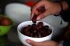 Biskuit Kurma Ini Diyakini Dapat Atasi Mual bagi Ibu Hamil - Bagian 6