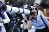 Lihat Fenomena Super Blue Blood Moon, Warga Padati TIM  - Bagian 1