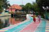 Warna-Warni Tepi Sungai Sekanak Jadi Destinasi Wisata - Bagian 8