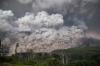 Penampakan Gunung Sinabung Erupsi Setinggi 5.000 Meter - Bagian 6