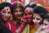 Serunya Melempar Serbuk Warna-warni di Festival Holi India - Bagian 1