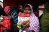 Warga Penggilingan Belanja Sembako dengan KKS - Bagian 7