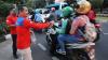 Rescue Perindo Bagikan Takjil untuk Pengendara Motor - Bagian 1