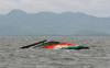 4 Nelayan Berenang 14 Jam ke Pantai Setelah Kapal Tenggelam Dihantam Gelombang