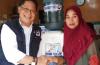 Peduli Warteg, Gerkindo Bagikan Galon dan Dispenser di Bandung