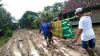 Puluhan Tahun Jalan Rusak, Warga di Pandeglang Minta Perhatian Pemda