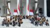 Duduk di Tangga Istana, Presiden Jokowi Umumkan Kabinet Indonesia Maju - Bagian 1