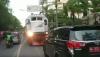 Viral Mobil Dinas Kepala Dinkes Nganjuk Parkir di Rel KA di Solo, Perjalanan Kereta Terganggu